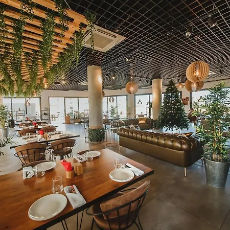 Neron Family Sea View In Caesar & Spa, Long *