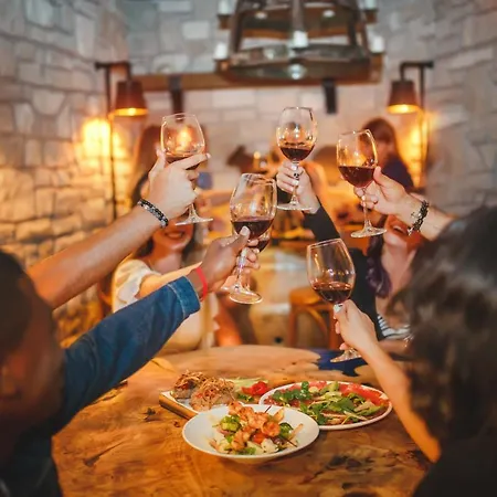 Neron Family Sea View In Caesar & Spa, Long